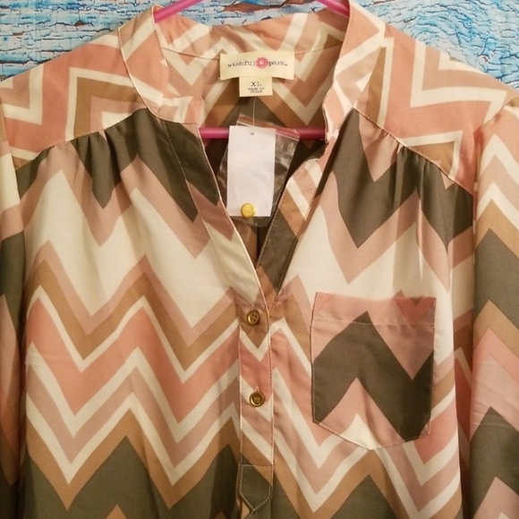 🆕️🏷Chevron Top - Picture 3 of 6